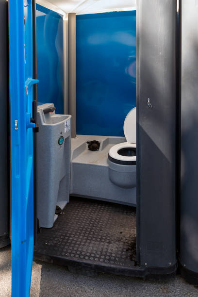Best Porta potty delivery and setup  in Poplar Grove, IL